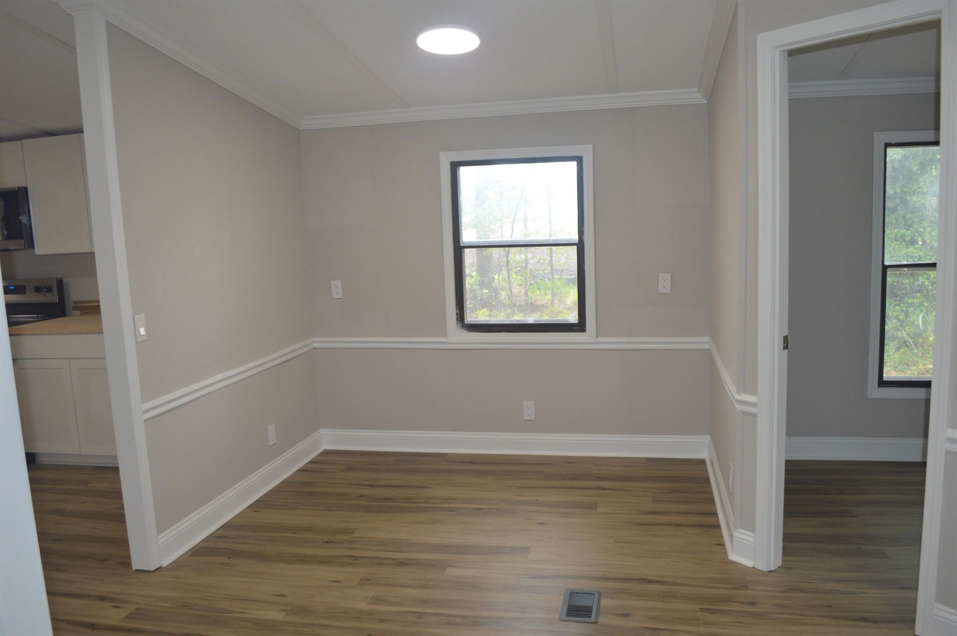 1922 N Twisted Oak Dr.  Photo 9