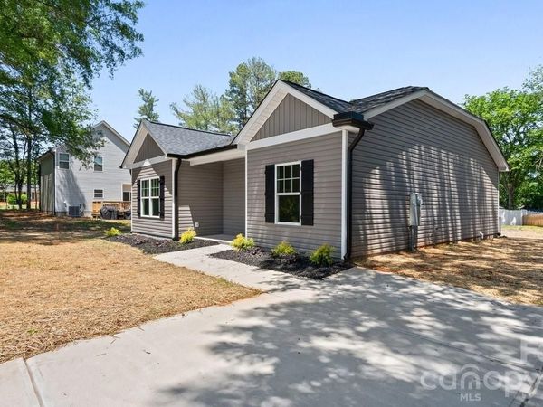 2160 Fieldcrest Avenue, Gastonia, NC 28052