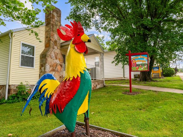 210 W College Street , Branson, MO 65616