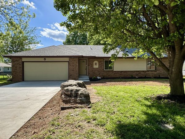 3537 S Dollison Avenue , Springfield, MO 65807