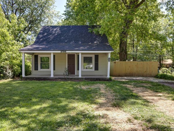 1526 E Whiteside Street , Springfield, MO 65804