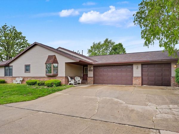 1104 Brad Drive , Unit 1104, Urbana, IL 61802
