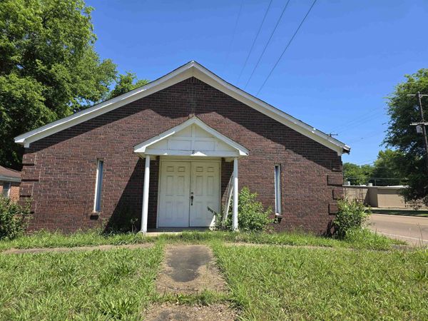 8 W DEMPSTER AVE W, Memphis, TN 38109