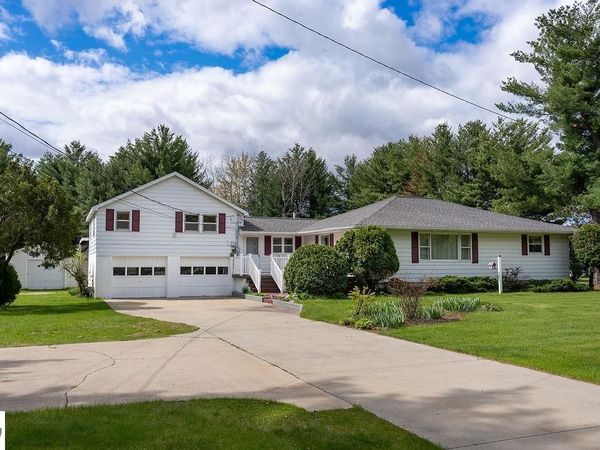 8824 Pickard Road E, Mt Pleasant, MI 48858