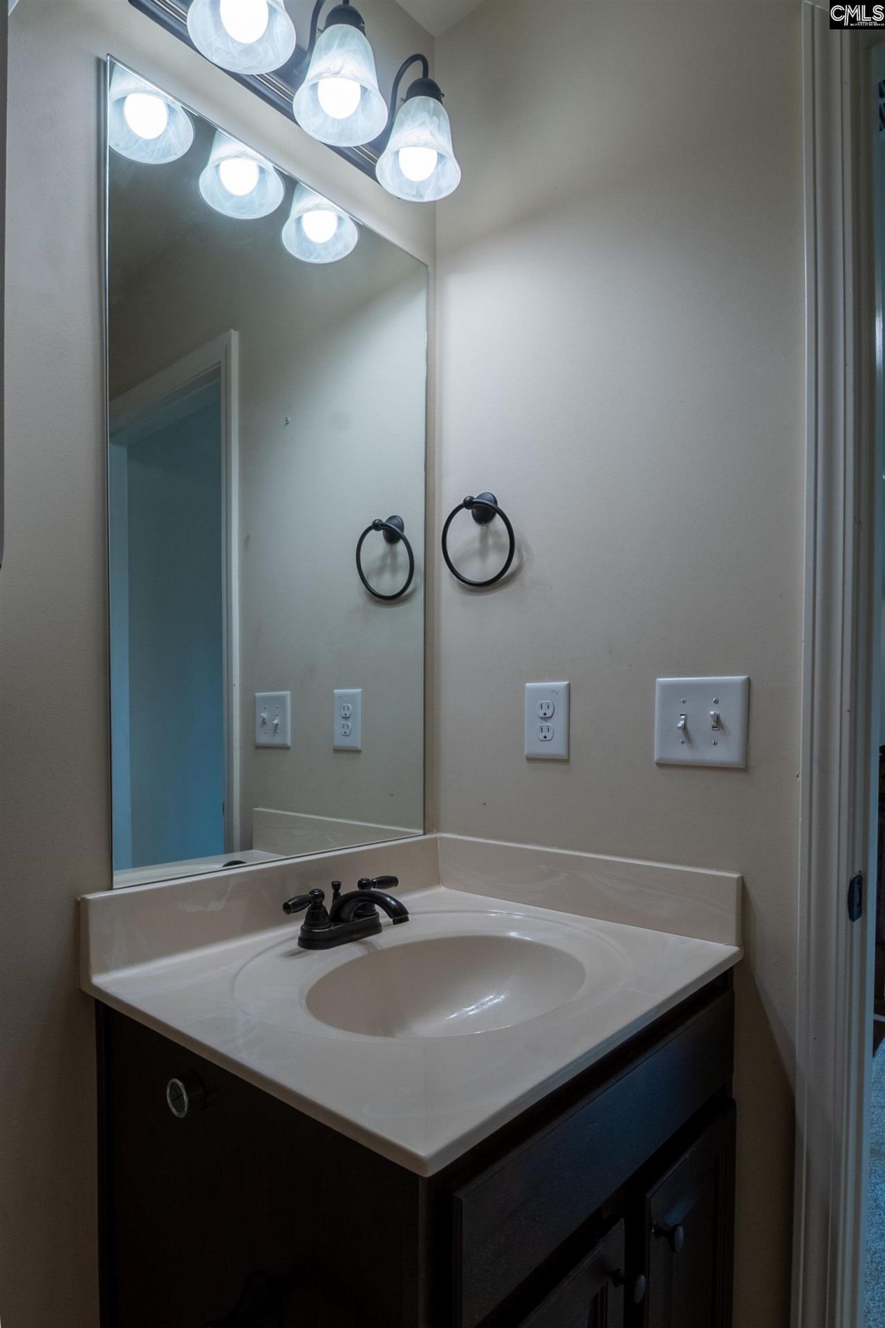 549 Everton Drive  Photo 17