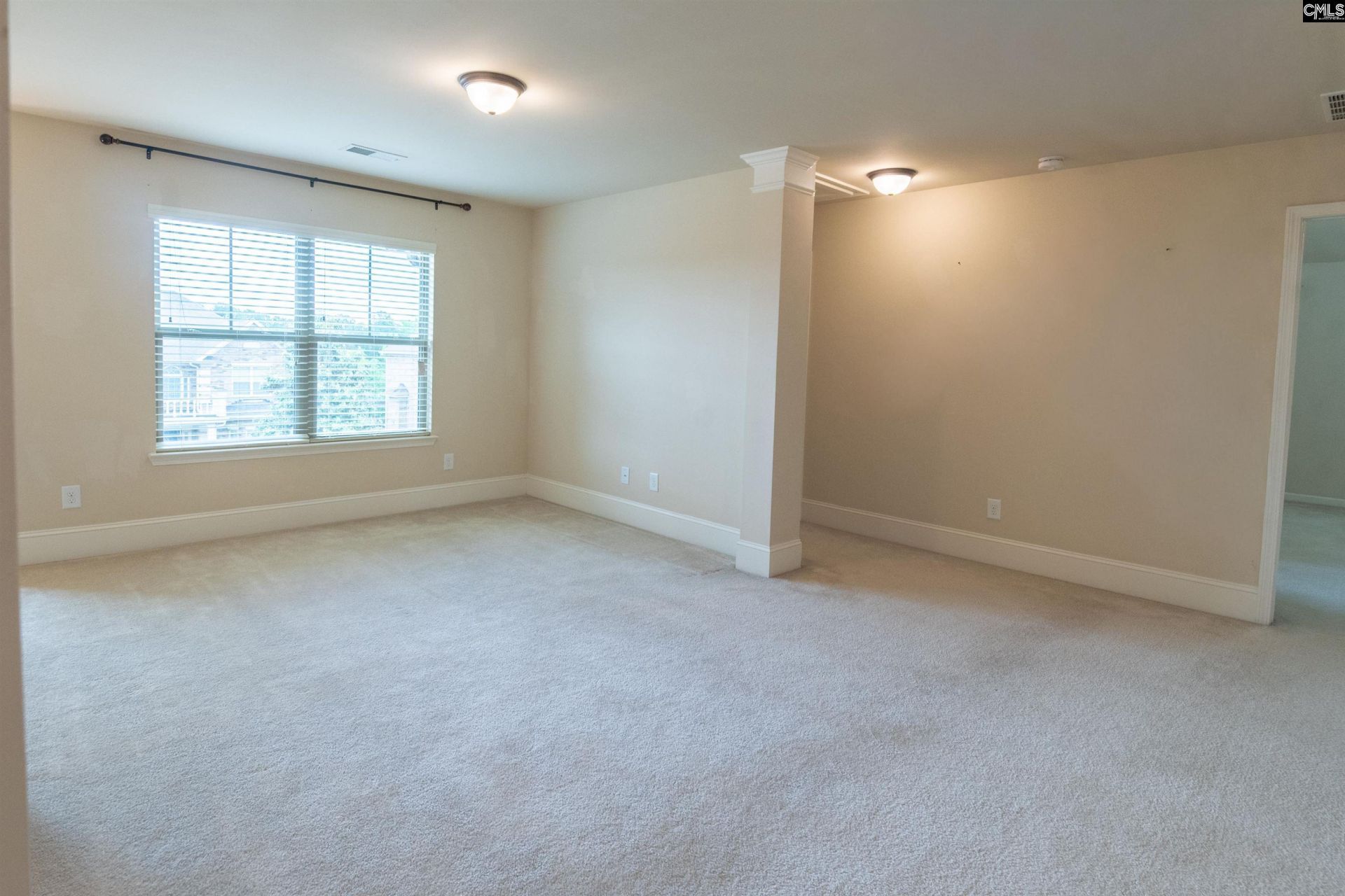 549 Everton Drive  Photo 6