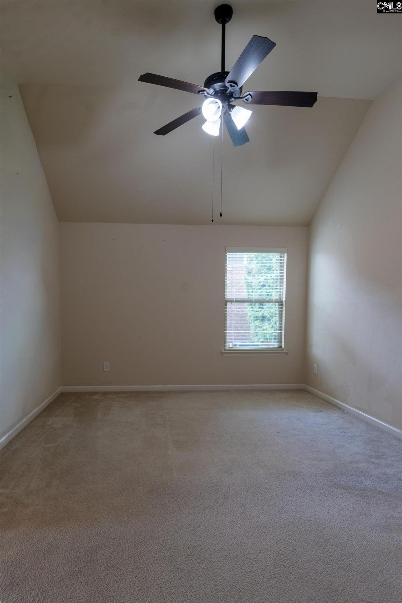 549 Everton Drive  Photo 7