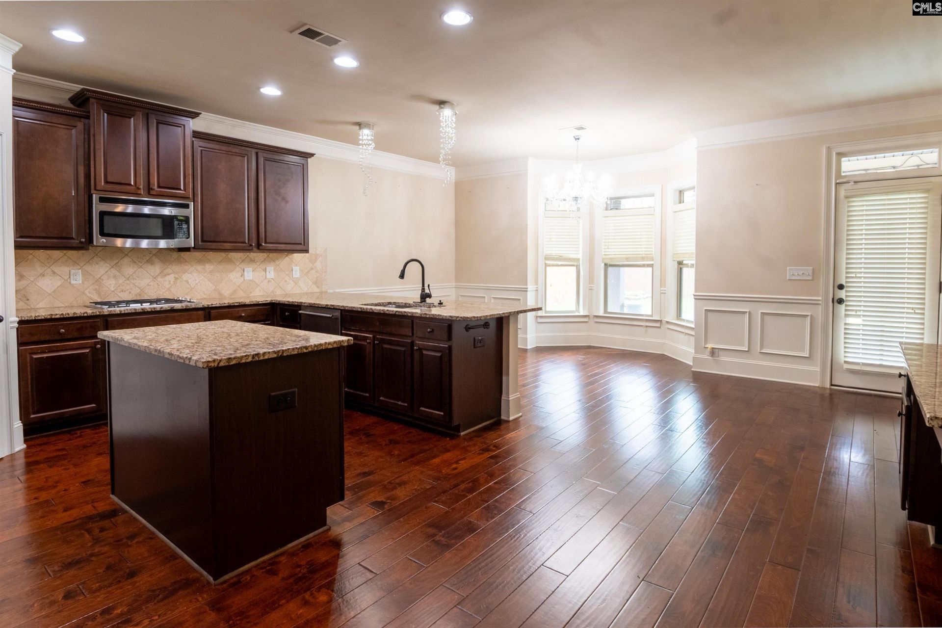 549 Everton Drive  Photo 8