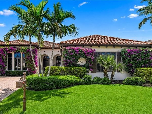 2220 Residence CIR, NAPLES, FL 34105