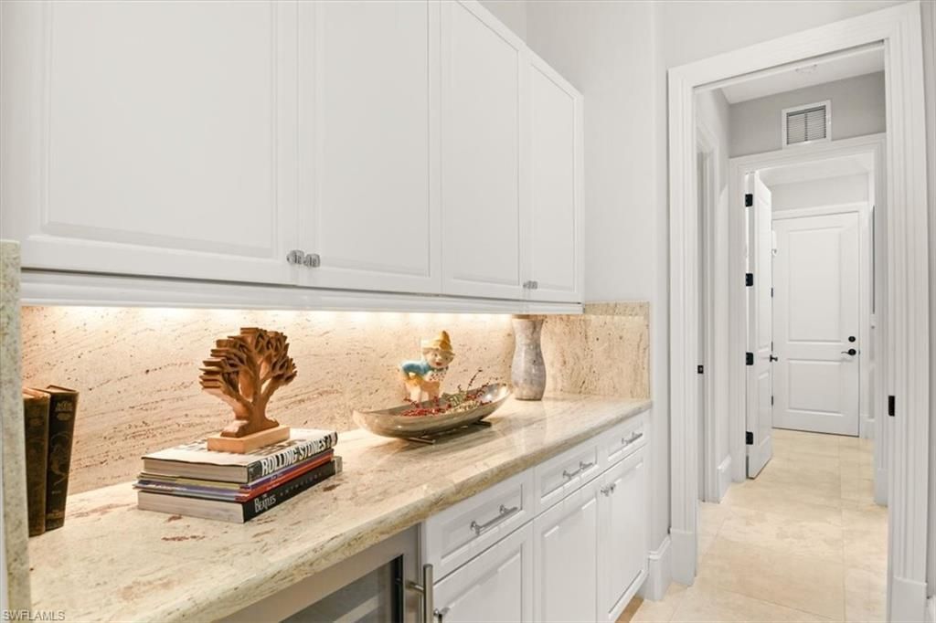 2220 Residence Cir, Naples, FL 34105 Photo