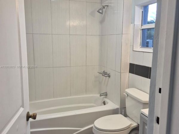 1231 NW 101st St , Unit 2, Miami, FL 33147