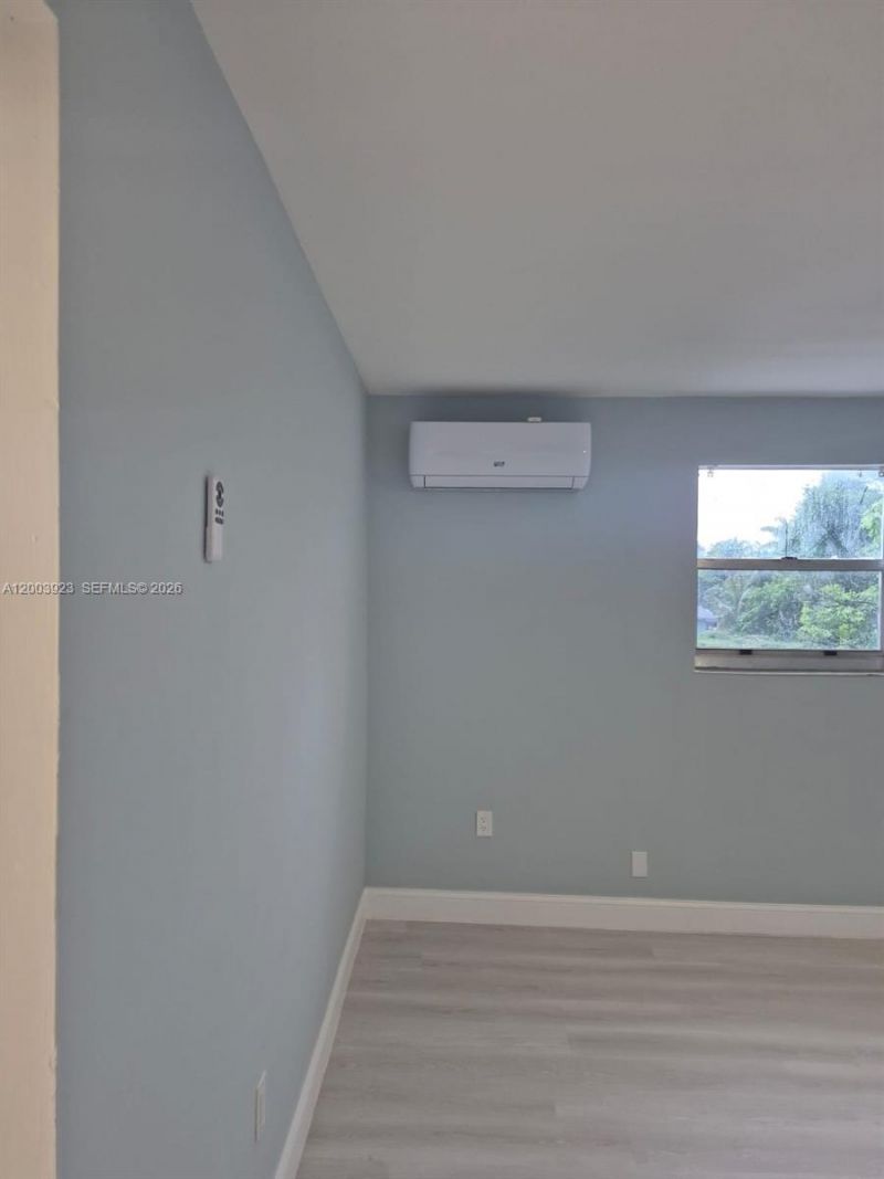 1231 NW 101st St , Unit 2, Miami, FL 33147 Photo