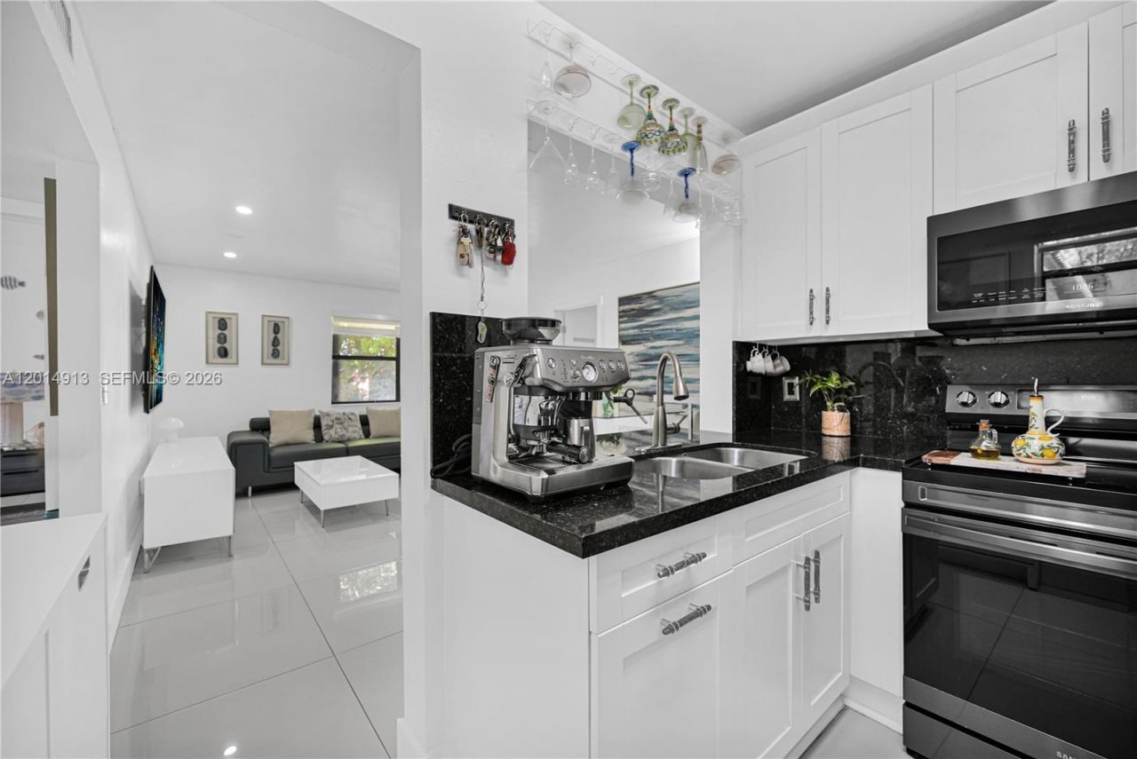 6535 W 26th Dr , Unit 23-39, Hialeah, FL 33016 Photo