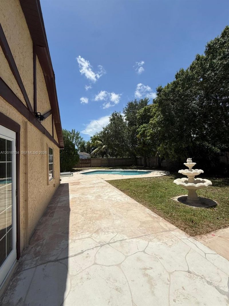 11143 E Model Cir E, Boca Raton, FL 33428 Photo