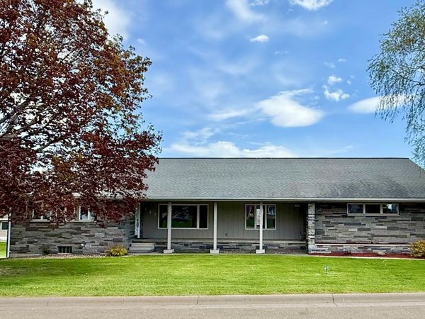 147 4th Avenue SE, Spring Grove, MN 55974