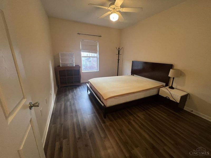 207 E University Avenue, Cincinnati, OH 45219 Photo 14