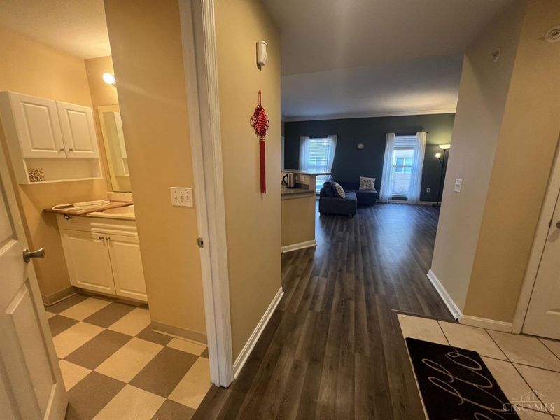 207 E University Avenue, Cincinnati, OH 45219 Photo 16
