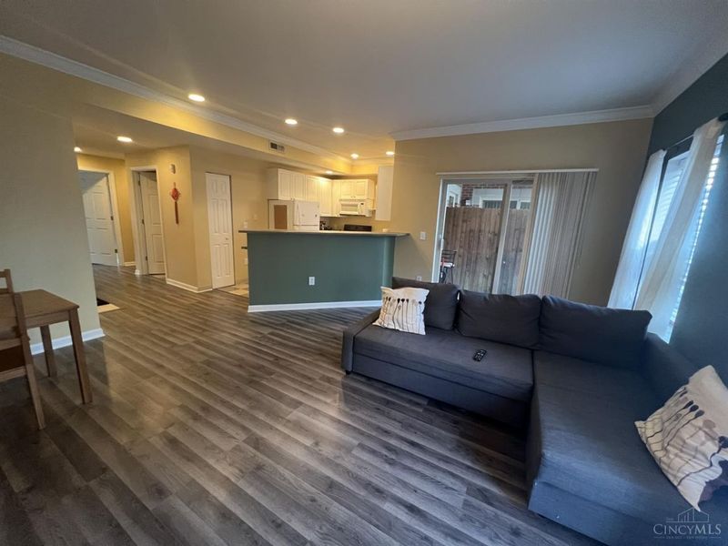 207 E University Avenue, Cincinnati, OH 45219 Photo 5