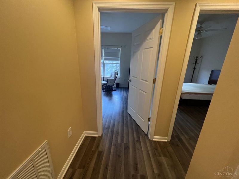 207 E University Avenue, Cincinnati, OH 45219 Photo 8