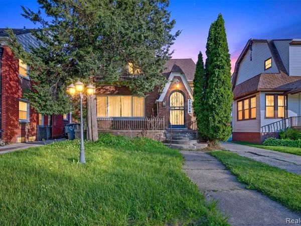 12716 Wilshire Drive, Detroit, MI 48213