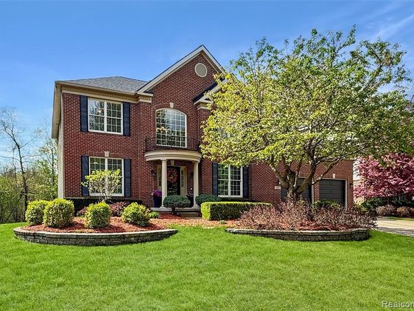 3031 Hidden Timber Drive, Lake Orion Vlg, MI 48359