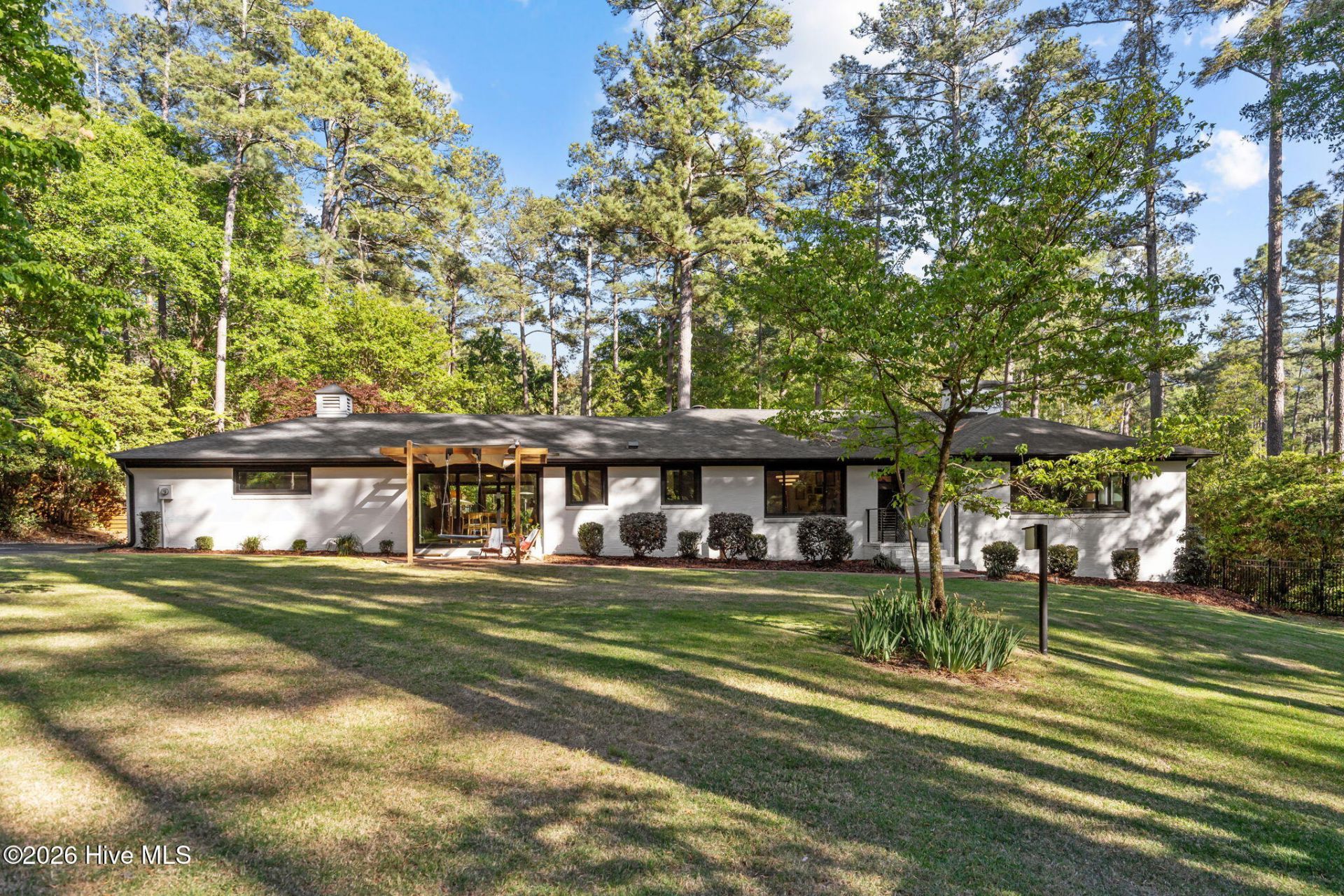565 S Valley Road , Southern Pines, NC 28387 Main Photo