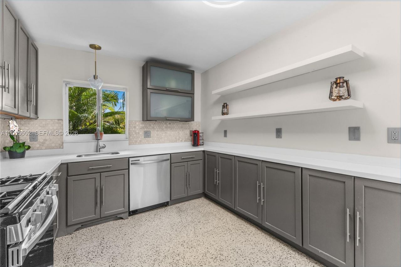 340 NE 129th St , North Miami, FL 33161 Photo