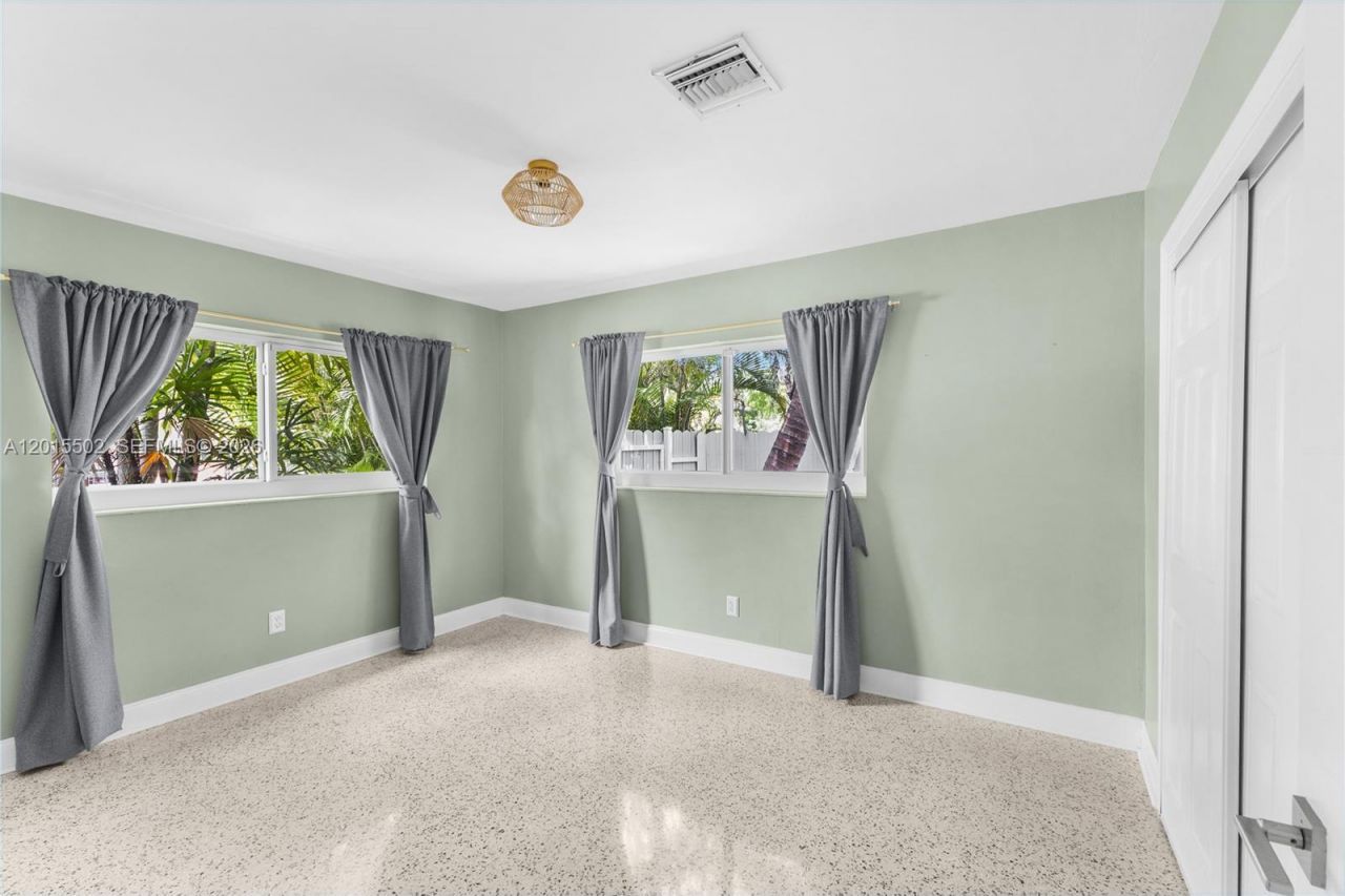 340 NE 129th St , North Miami, FL 33161 Photo