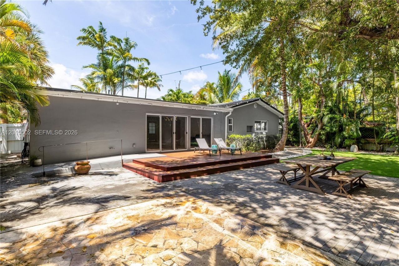 340 NE 129th St , North Miami, FL 33161 Photo