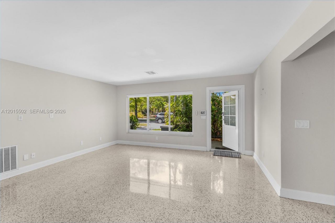 340 NE 129th St , North Miami, FL 33161 Photo