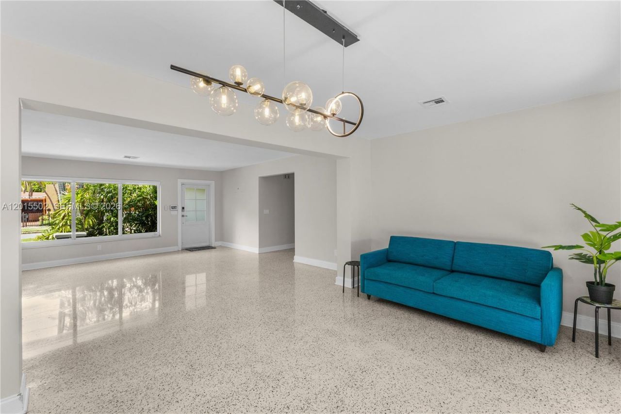 340 NE 129th St , North Miami, FL 33161 Photo
