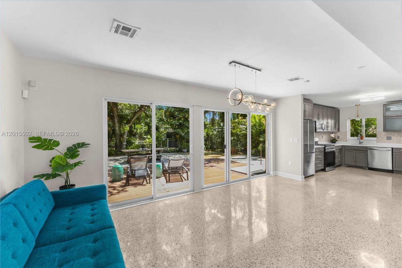 340 NE 129th St , North Miami, FL 33161 Photo
