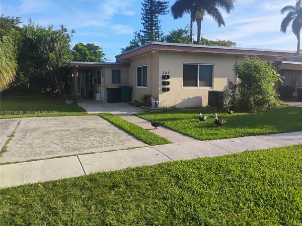 242 SE Park St , Unit 1-3, Dania Beach, FL 33004