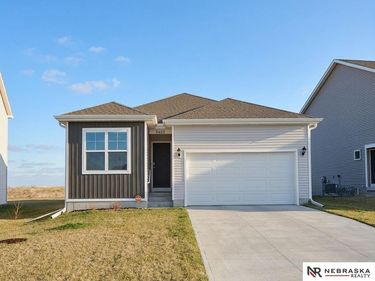 9408 Reynolds Street , Omaha, NE 68122