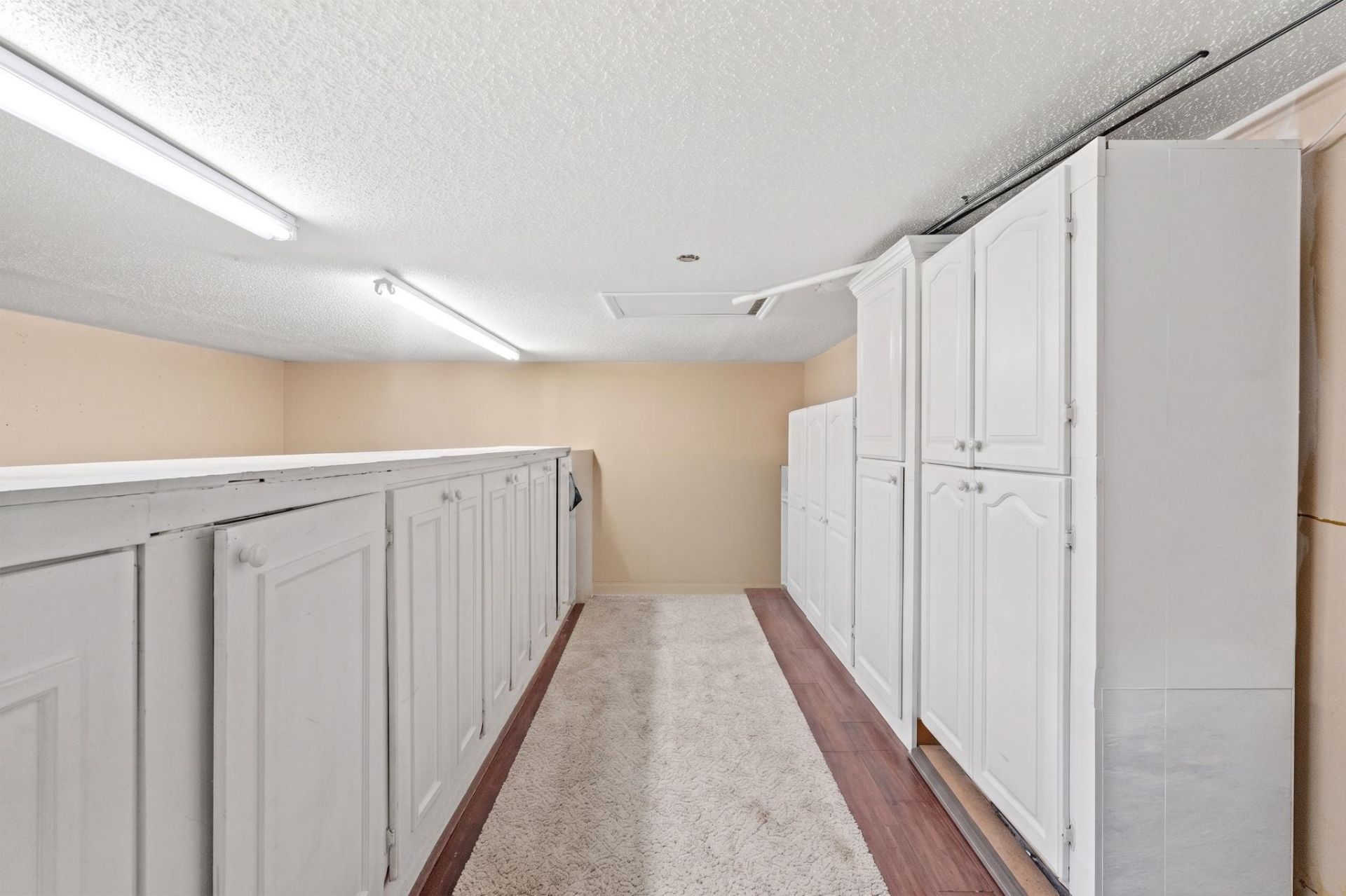 3749 Annandale Dr. Photo 42