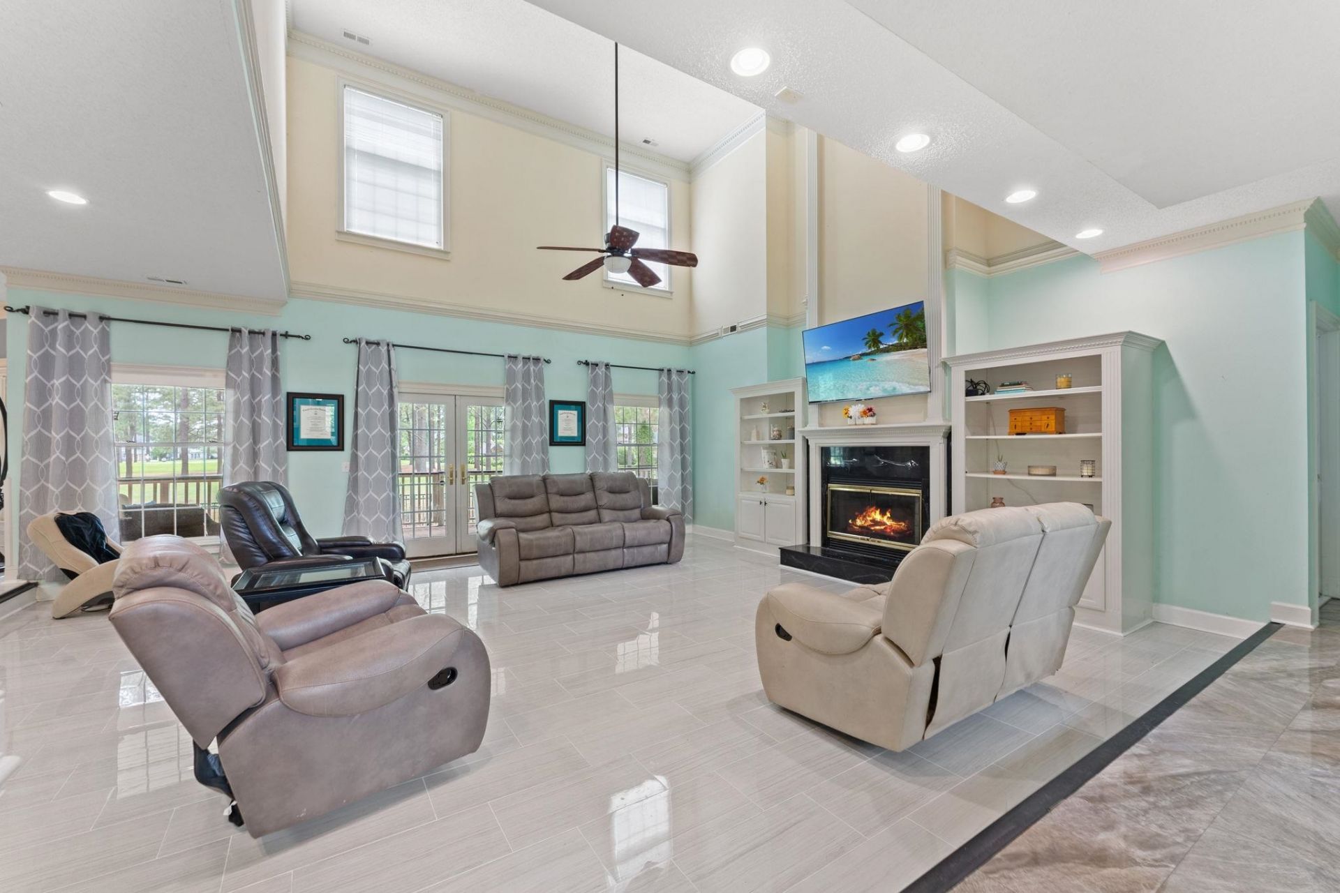 3749 Annandale Dr. Photo 9