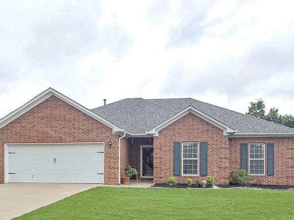 1685 Hosta , Conway, AR 72034