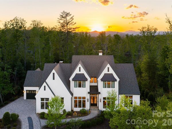 6 Stansbury Drive, Asheville, NC 28803