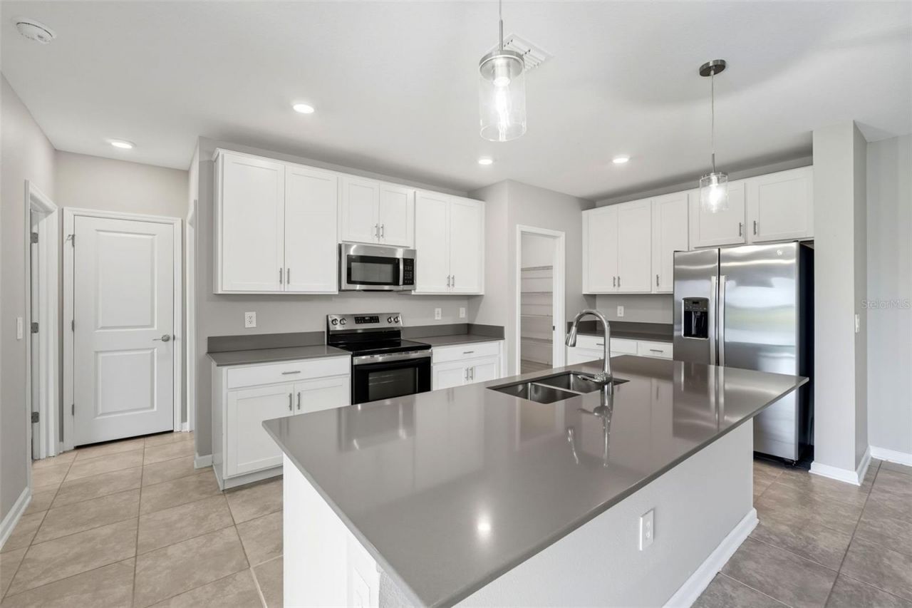 724 Daring Drive, Davenport, FL 33837 Photo