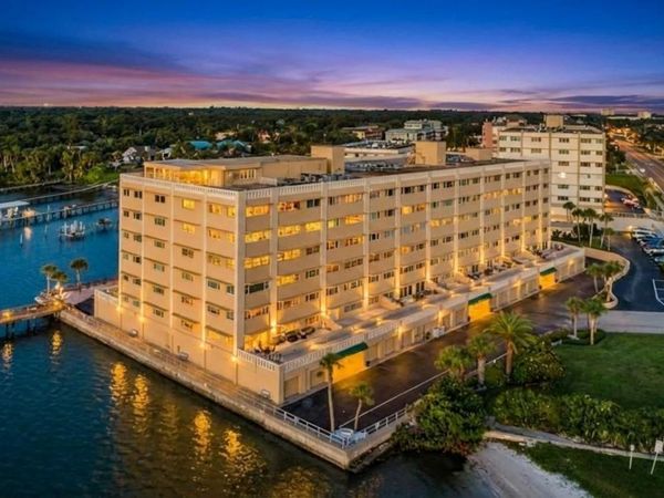 100 BLUFF VIEW DRIVE , Unit 514C, BELLEAIR BLUFFS, FL 33770