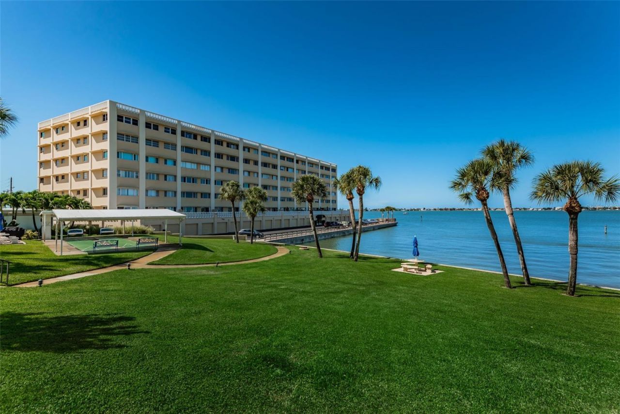 100 Bluff View Drive, Unit 514C, Belleair Bluffs, FL 33770 Photo