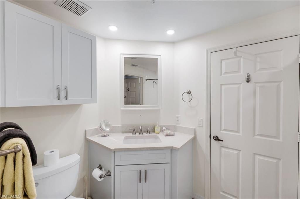 400 L Ambiance Cir, Unit 104, Naples, FL 34108 Photo