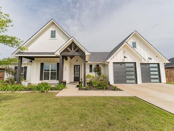 404 Stone Briar Drive N, Sulphur Springs, TX 75482