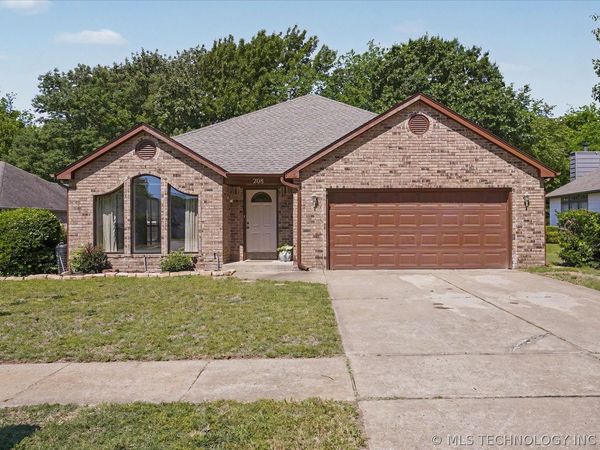208 S Poplar Avenue , Broken Arrow, OK 74012