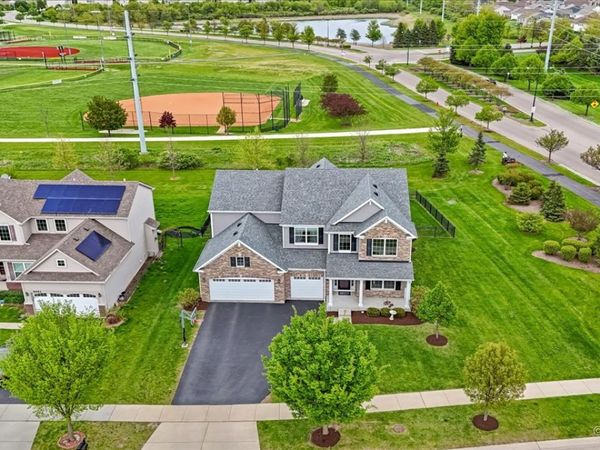 8992 Pearsall Drive, Huntley, IL 60142
