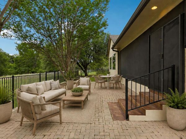109 Crystal Springs DR, Georgetown, TX 78633