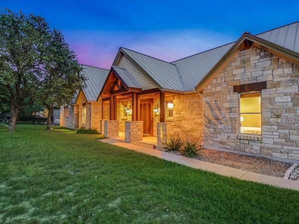 409 Venture BLVD S, Point Venture, TX 78645