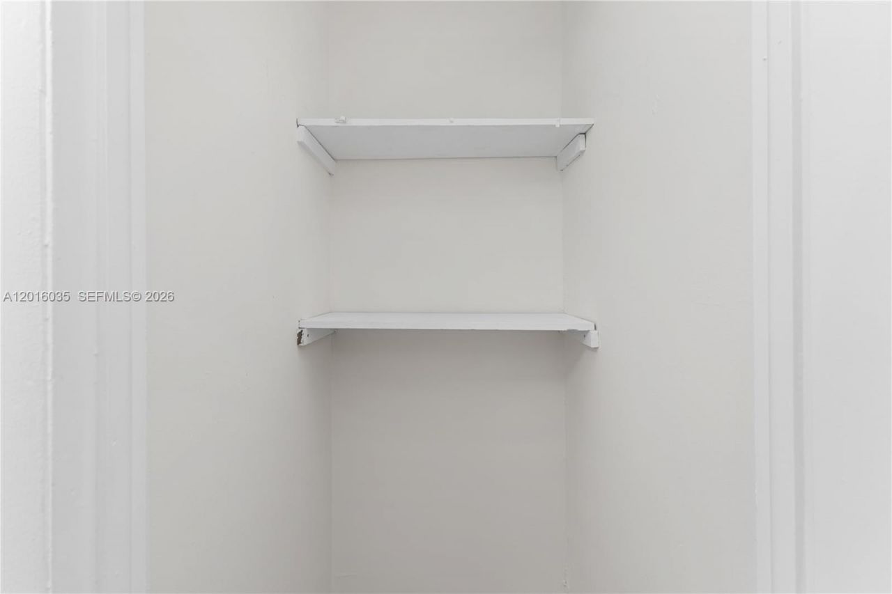 345 Ocean Dr , Unit 424, Miami Beach, FL 33139 Photo