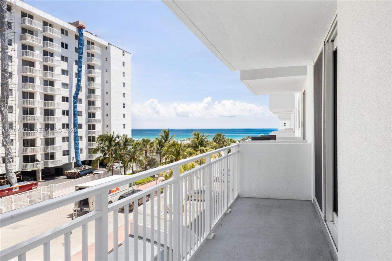 345 Ocean Dr , Unit 424, Miami Beach, FL 33139 Photo
