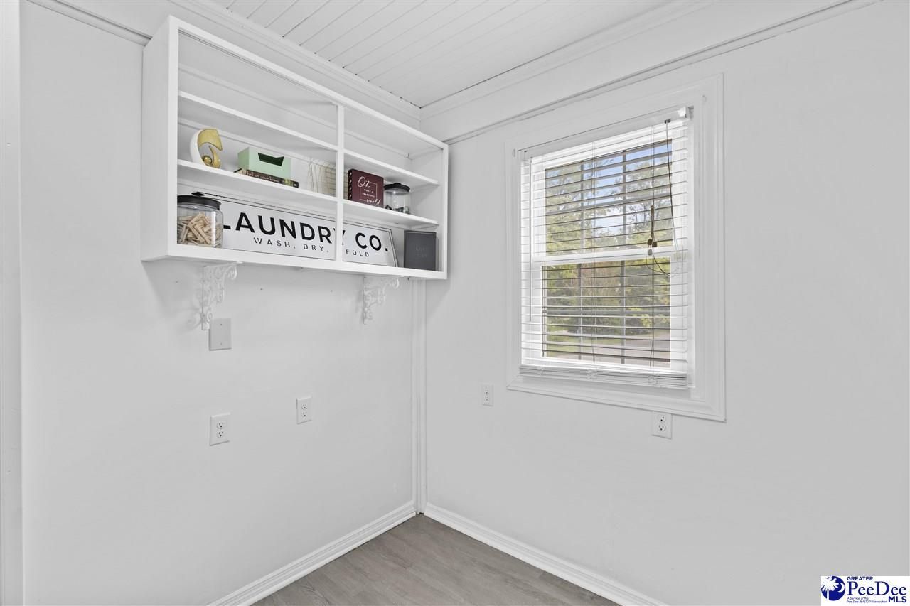 1500 W Carolina Ave Photo 11